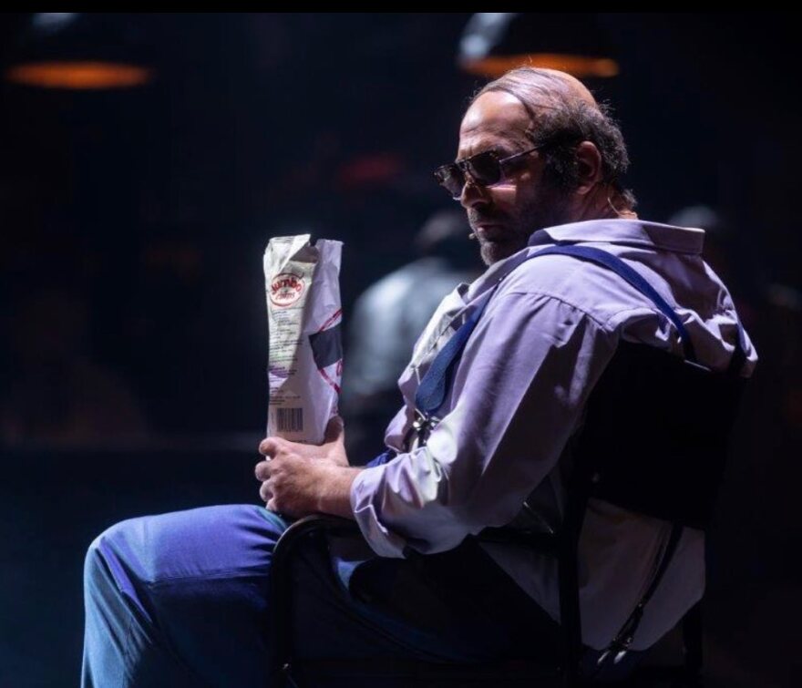 Βασίλης Μπισμπίκης: Δείχνει πώς μοιάζει ως «αστυνομικός Πορφύρης»