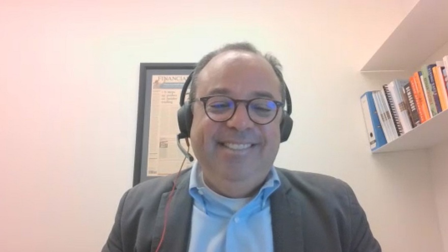 Πίτερ Σπίγκελ (Financial Times): «Με τον ΣΥΡΙΖΑ πηγαίναμε από κρίση σε κρίση, με τη ΝΔ επέστρεψε η εμπιστοσύνη των αγορών»