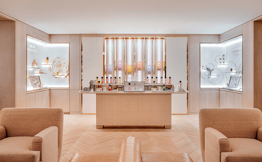 Cheval Blanc Paris: Σαμπάνια και όνειρα στο παλάτι των Αρνό στο Παρίσι