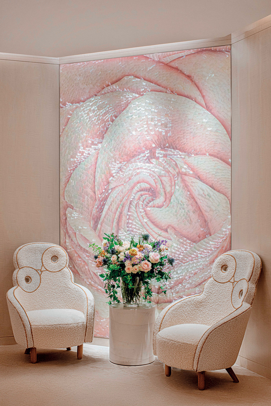 Cheval Blanc Paris: Σαμπάνια και όνειρα στο παλάτι των Αρνό στο Παρίσι