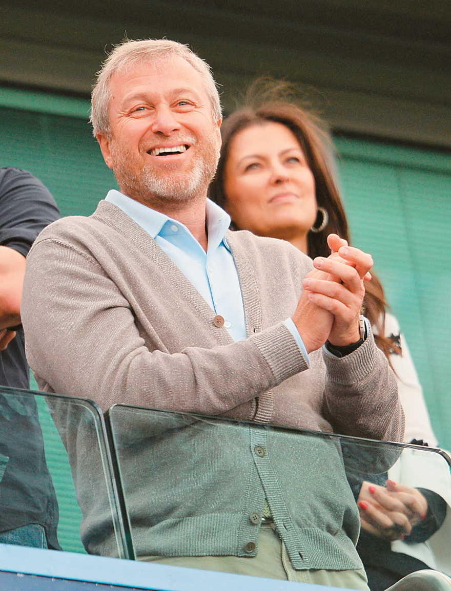 Πόλεμος στην Ουκρανία: Τον Αμπράμοβιτς και ακόμη πέντε ολιγάρχες ψάχνει στην Ελλάδα η «Αρχή για το Ξέπλυμα»