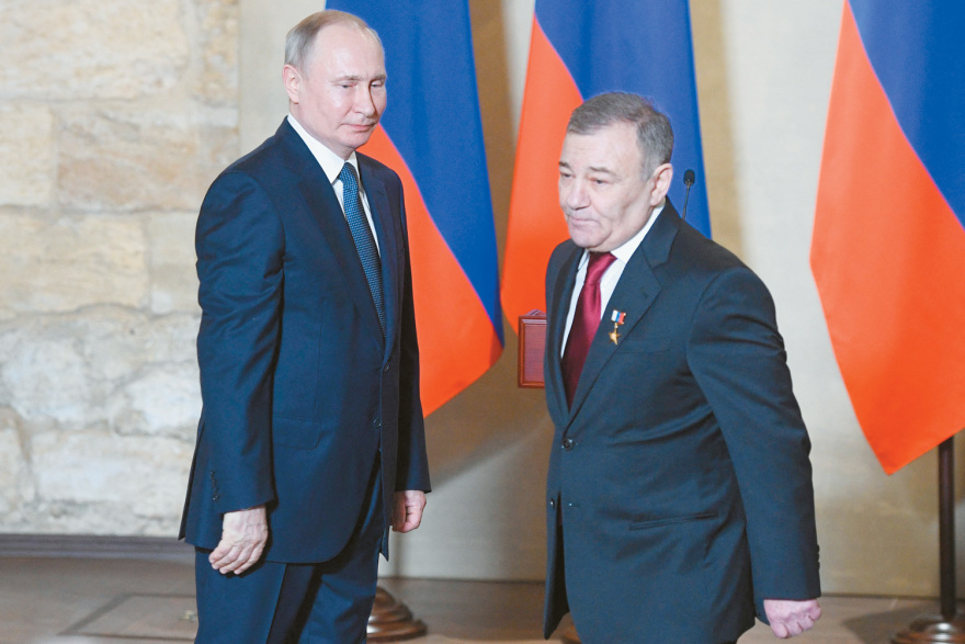 Πόλεμος στην Ουκρανία: Τον Αμπράμοβιτς και ακόμη πέντε ολιγάρχες ψάχνει στην Ελλάδα η «Αρχή για το Ξέπλυμα»