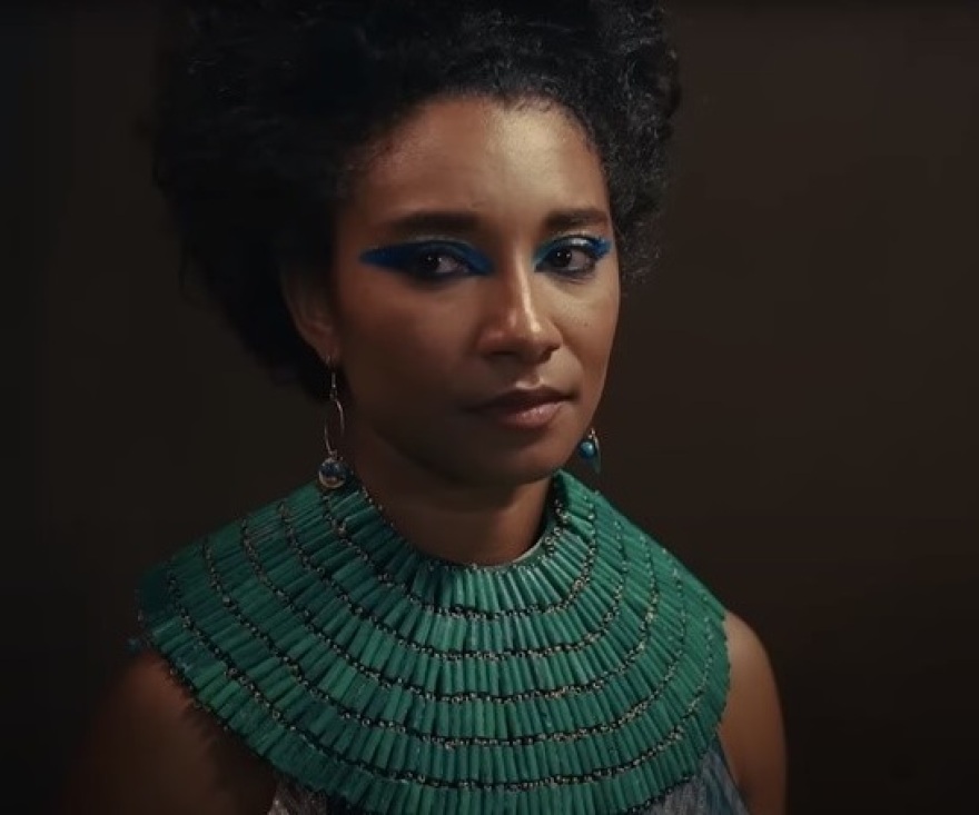 Queen Cleopatra: «Απίθανο να ήταν λευκή» - Επιμένει η σκηνοθέτιδα για τη μαύρη ηθοποιό του Netflix