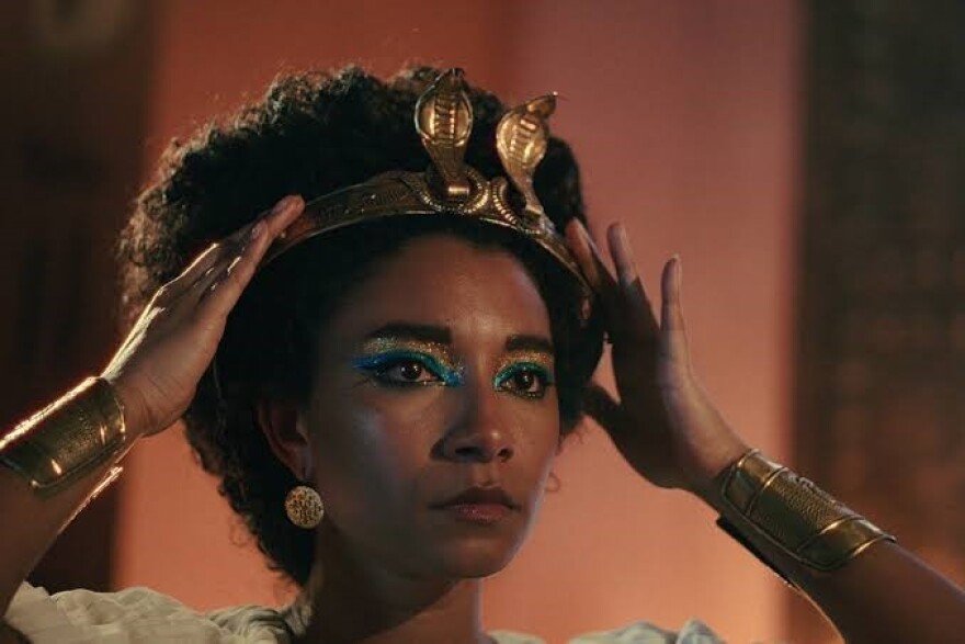 Queen Cleopatra: «Απίθανο να ήταν λευκή» - Επιμένει η σκηνοθέτιδα για τη μαύρη ηθοποιό του Netflix