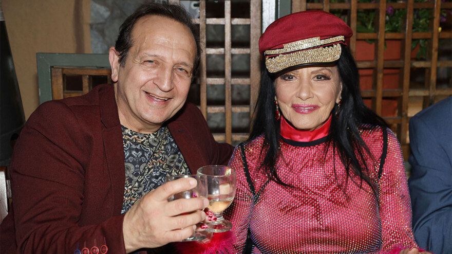 Ζωζώ Σαπουντζάκη: Χόρεψε με τον σύντροφό της σε έξοδό τους - Δείτε φωτογραφίες