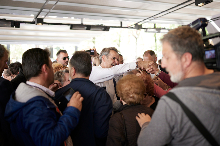 Εκλογές 2023 - Μητσοτάκης: Σκεφτείτε αντί για ευρώ να πληρώνεστε σε «Δήμητρες» με κλειστές τράπεζες