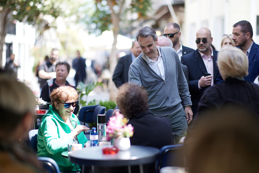 Εκλογές 2023 - Μητσοτάκης: Σκεφτείτε αντί για ευρώ να πληρώνεστε σε «Δήμητρες» με κλειστές τράπεζες