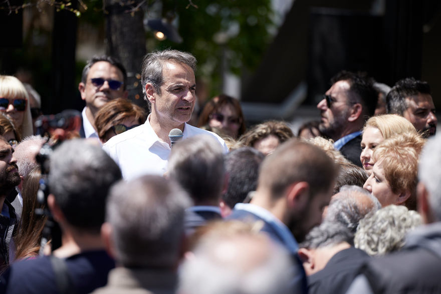 Εκλογές 2023 - Μητσοτάκης: Σκεφτείτε αντί για ευρώ να πληρώνεστε σε «Δήμητρες» με κλειστές τράπεζες