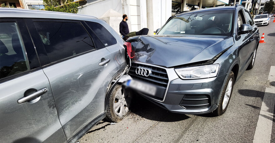 Κίνηση στους δρόμους:  Καραμπόλα τεσσάρων οχημάτων επί της Κηφισίας, στο ύψος του ΚΑΤ - Ένας ελαφρά τραυματίας