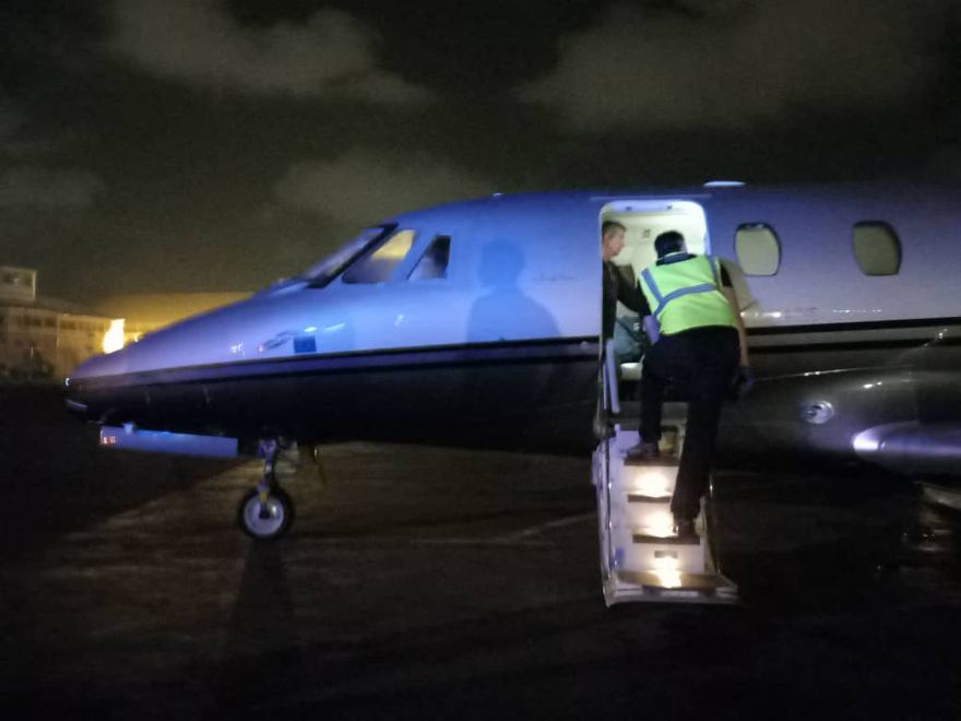 Σουδάν - Φωτογραφίες: Η μεταφορά του διασωληνωμένου Έλληνα τραυματία