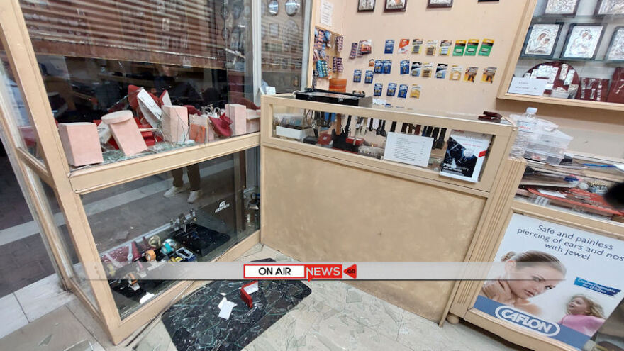 Μεσολόγγι: «Άδειασαν» κοσμηματοπωλείο σε 1 λεπτό - Δείτε φωτογραφίες