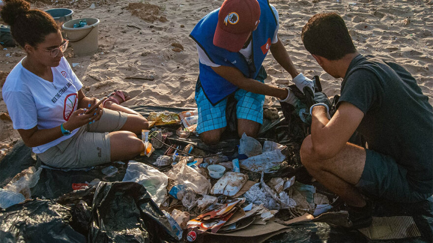 «Υιοθέτησε μια παραλία»: Μεσογειακές χώρες ενώνουν δυνάμεις για την αντιμετώπιση της παράκτιας ρύπανσης