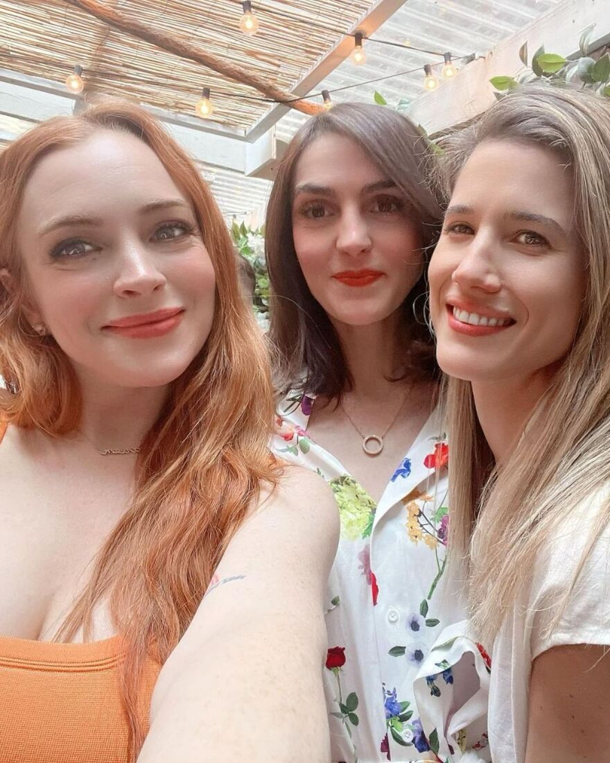 Λίντσεϊ Λόχαν: Ποζάρει με φουσκωμένη κοιλιά στο Instagram - Δείτε φωτογραφίες