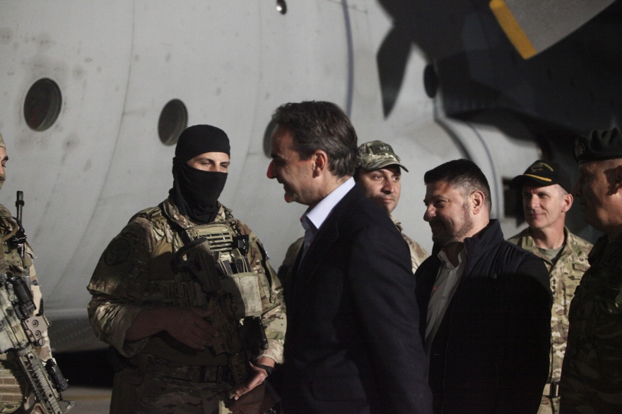 «Αρχηγέ μπορείς;» -  Πώς ο Μητσοτάκης έδωσε το OK στον Φλώρο για την πτήση του C-130 στο Σουδάν