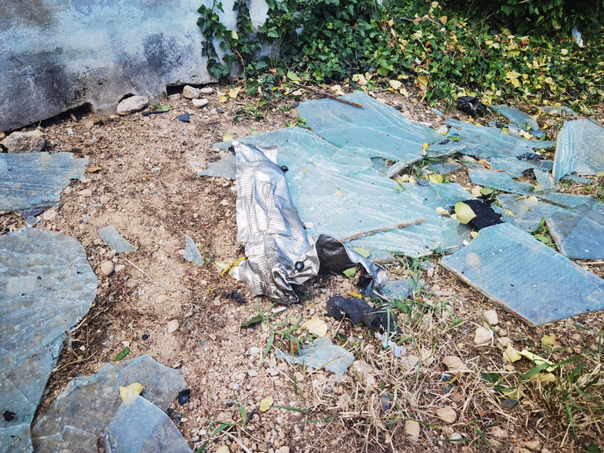 Ασπρόπυργος: Ανατίναξαν σταθμευμένο αυτοκίνητο σε κεντρικό δρόμο - Δείτε φωτογραφίες