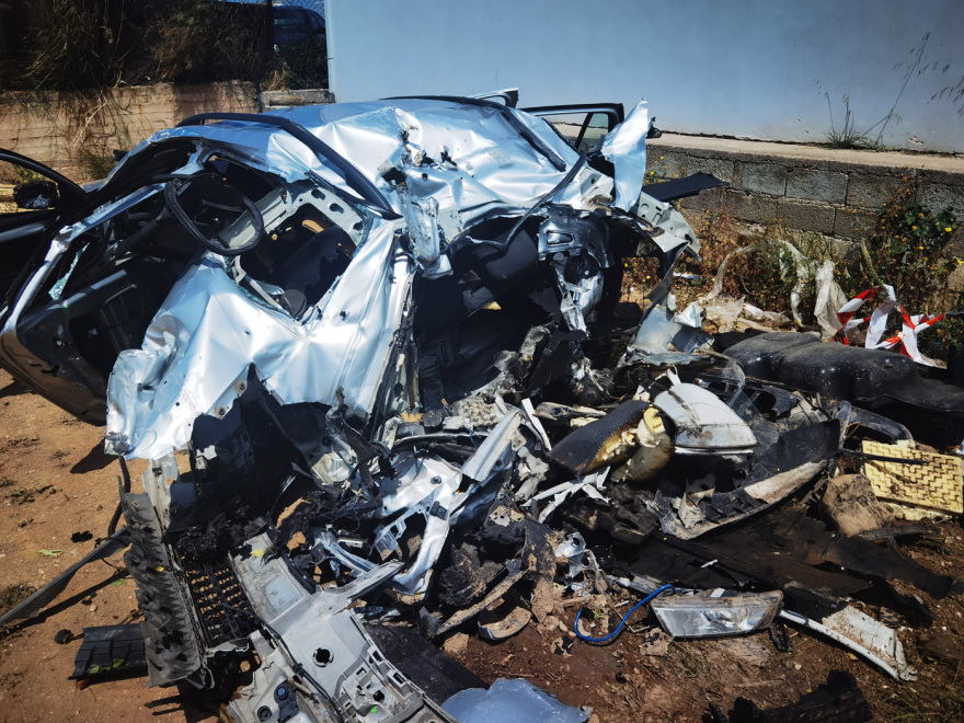 Ασπρόπυργος: Ανατίναξαν σταθμευμένο αυτοκίνητο σε κεντρικό δρόμο - Δείτε φωτογραφίες