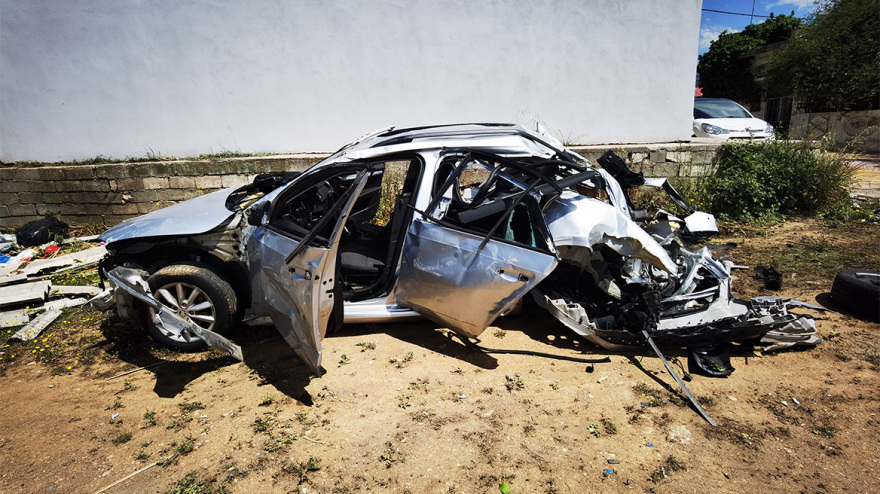 Ασπρόπυργος: Ανατίναξαν σταθμευμένο αυτοκίνητο σε κεντρικό δρόμο - Δείτε φωτογραφίες