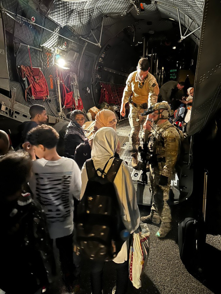 «Αρχηγέ μπορείς;» -  Πώς ο Μητσοτάκης έδωσε το OK στον Φλώρο για την πτήση του C-130 στο Σουδάν