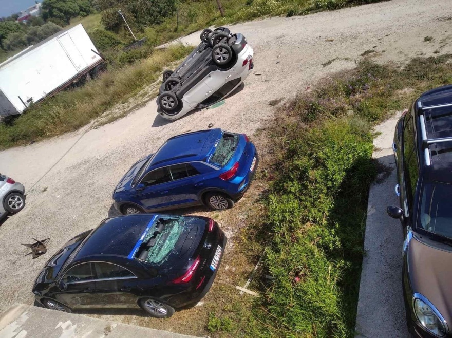 Ιδιοκτήτες ταξί έσπασαν αυτοκίνητα της Uber στη Ρόδο - Στα άκρα η κόντρα εν όψει τουριστικής περιόδου