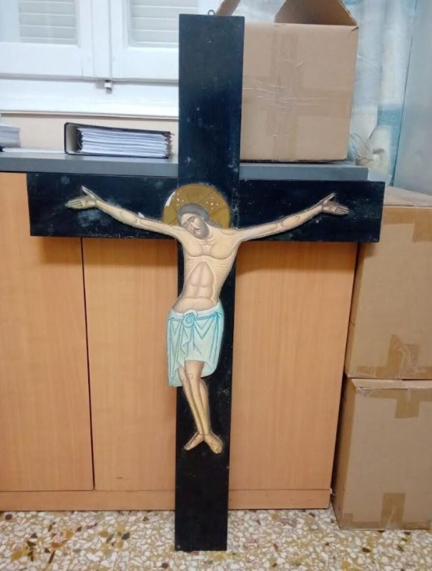 Η έρευνα για το σπρέι πιπεριού αποκάλυψε εικόνες κλεμμένες από μοναστήρια