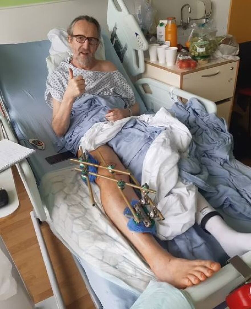 Ηνωμένο Βασίλειο: Έξαλλος vegan ακτιβιστής που έφαγε... νερόβραστα καρότα σε νοσοκομείο - Δείτε φωτογραφία