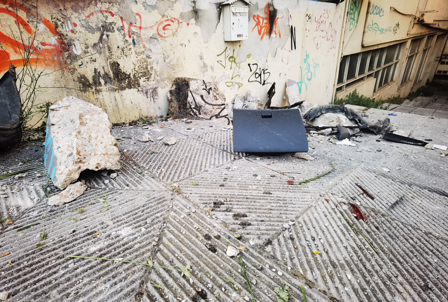 Σοβαρό τροχαίο στην Αγία Παρασκευή - Στο νοσοκομείο ο οδηγός