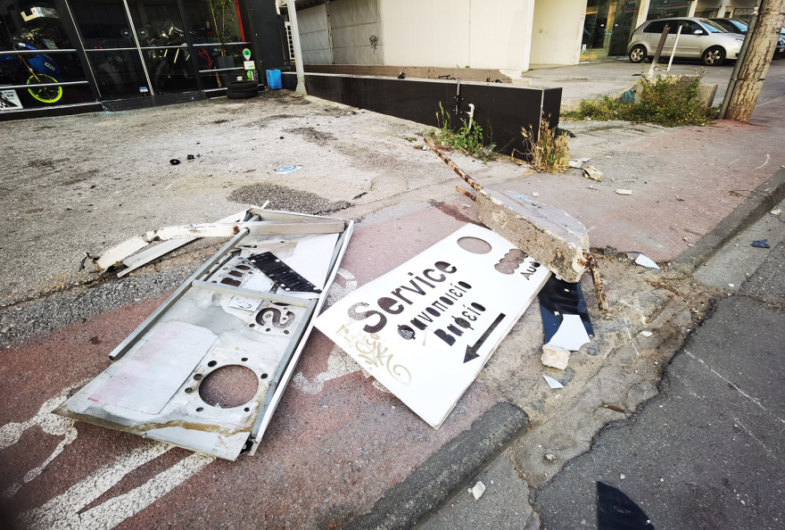 Σοβαρό τροχαίο στην Αγία Παρασκευή - Στο νοσοκομείο ο οδηγός
