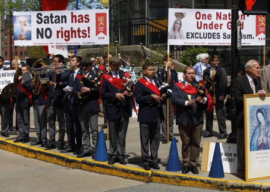 SatanCon: Σάλος στη Βοστώνη με το sold-out «σατανιστικό» συνέδριο - Δείτε βίντεο και φωτογραφίες