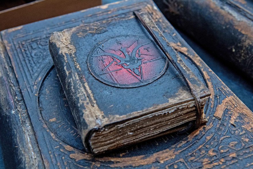 SatanCon: Σάλος στη Βοστώνη με το sold-out «σατανιστικό» συνέδριο - Δείτε βίντεο και φωτογραφίες