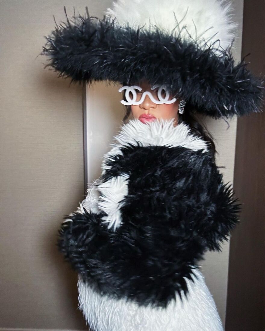 Ριάνα: Ποζάρει με τα εσώρουχά της σε προχωρημένη εγκυμοσύνη - Δείτε τις φωτογραφίες