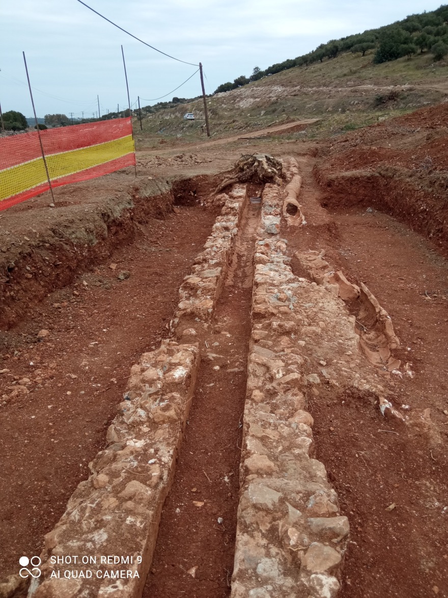 Κρήτη: Οι εργασίες για τον ΒΟΑΚ έφεραν στο φως αρχαίο αγωγό μεταφοράς νερού - Δείτε φωτογραφίες