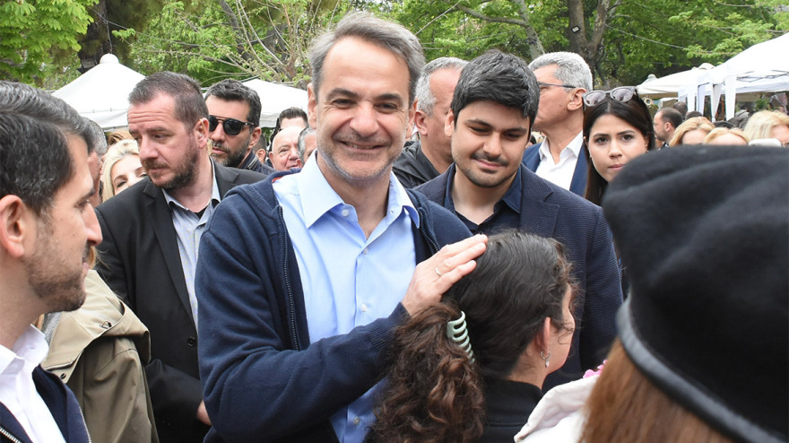 Στην ανθοκομική έκθεση της Κηφισιάς ο Κυριάκος Μητσοτάκης – Δείτε φωτογραφίες