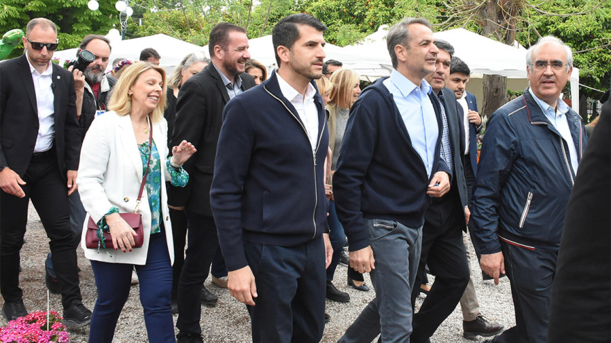 Στην ανθοκομική έκθεση της Κηφισιάς ο Κυριάκος Μητσοτάκης – Δείτε φωτογραφίες