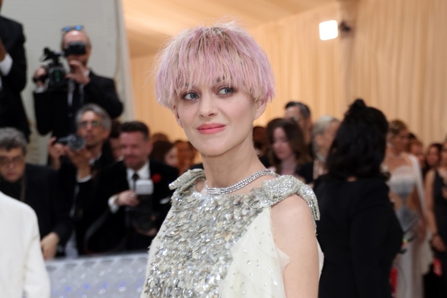 Met Gala 2023: Πέρλες, γάτες και ανατρεπτικές εμφανίσεις προς τιμή του Καρλ Λάγκερφελντ