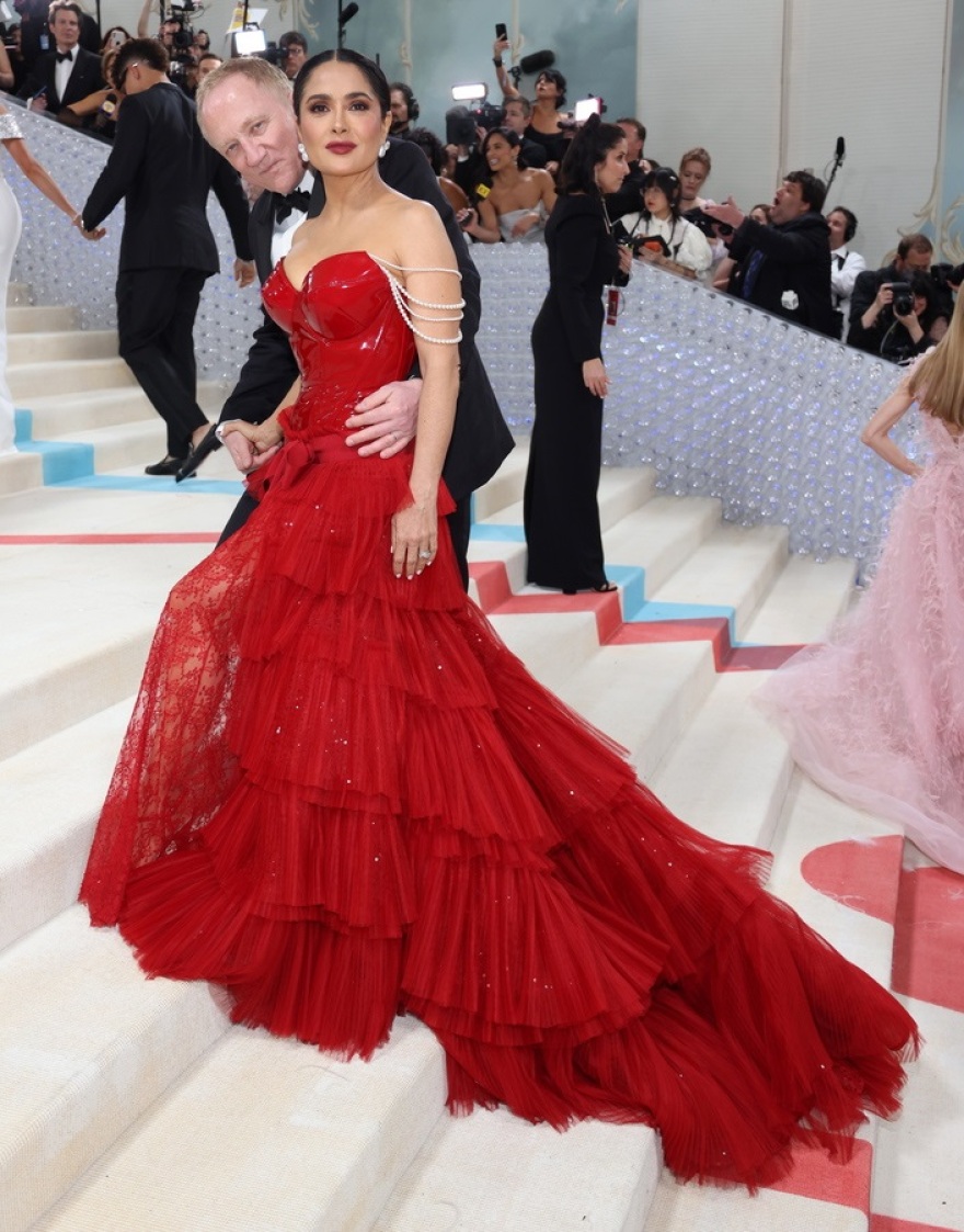 Met Gala 2023: Πέρλες, γάτες και ανατρεπτικές εμφανίσεις προς τιμή του Καρλ Λάγκερφελντ