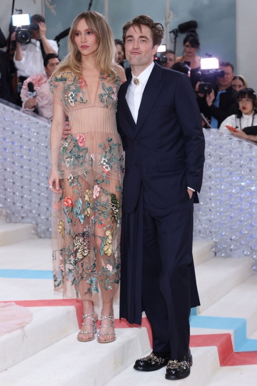 Met Gala 2023: Πέρλες, γάτες και ανατρεπτικές εμφανίσεις προς τιμή του Καρλ Λάγκερφελντ