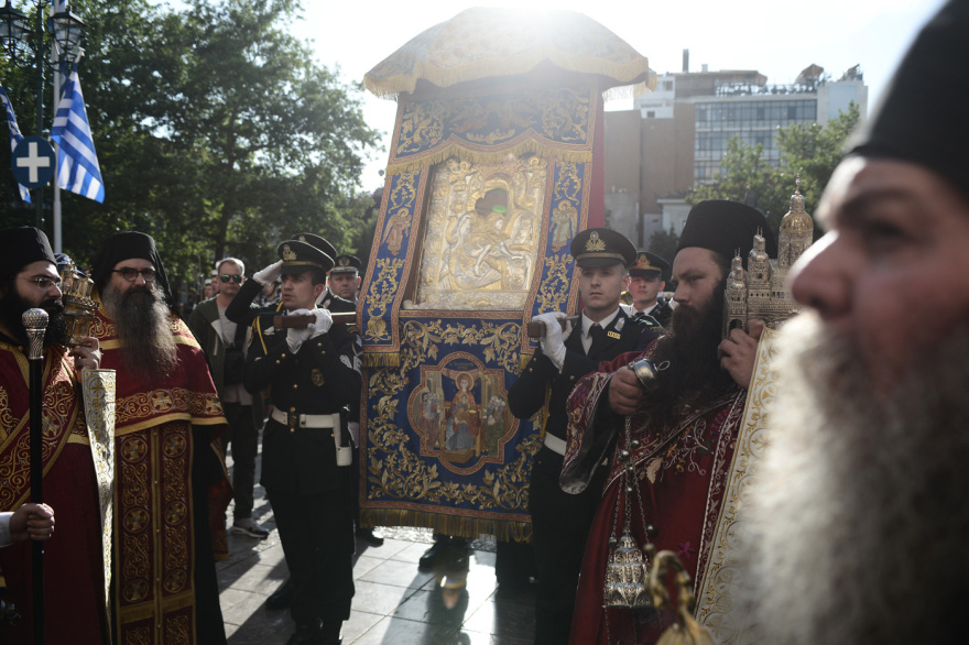 «Άξιον Εστί»: Στην Αθήνα η εικόνα από το Άγιον Όρος - Ουρές για προσκύνημα