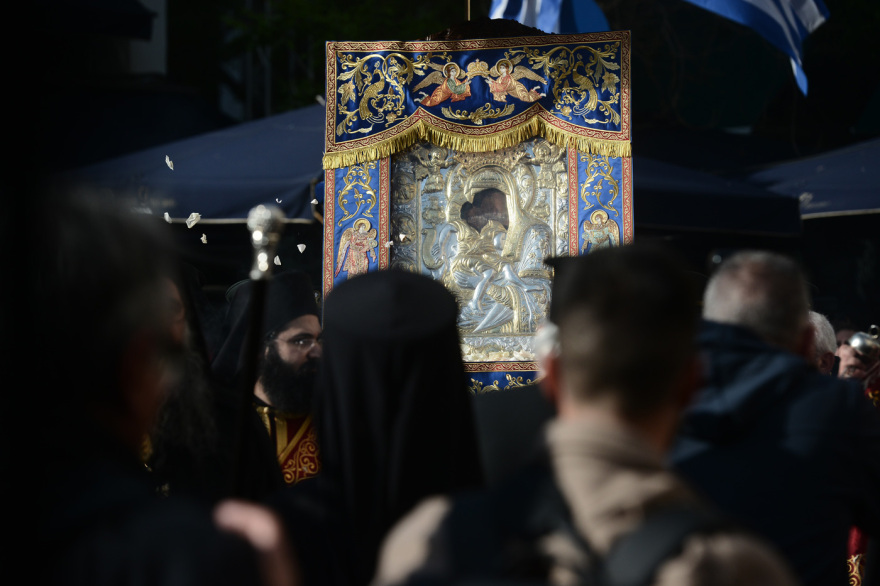 «Άξιον Εστί»: Στην Αθήνα η εικόνα από το Άγιον Όρος - Ουρές για προσκύνημα