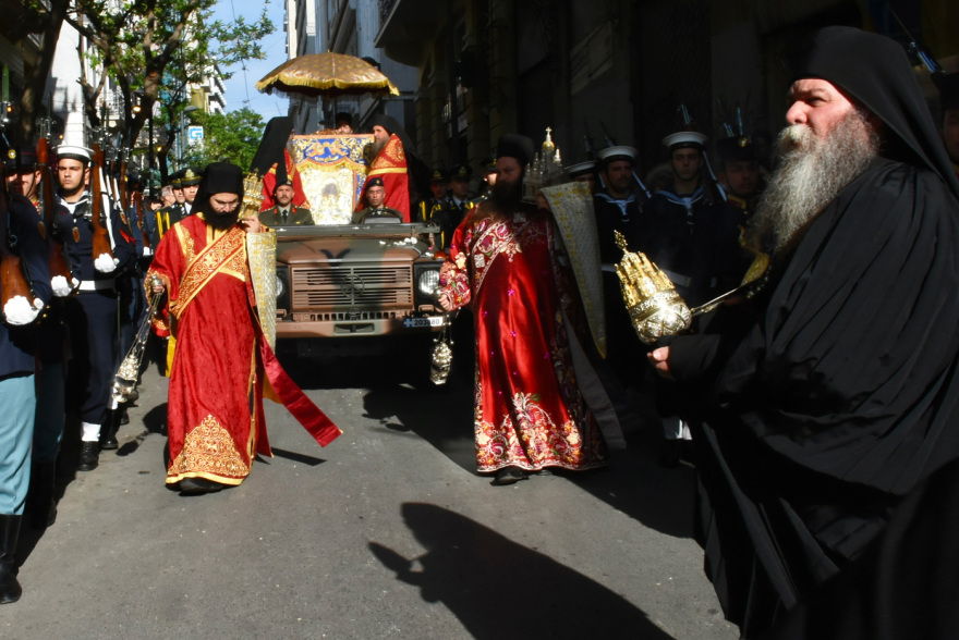 «Άξιον Εστί»: Στην Αθήνα η εικόνα από το Άγιον Όρος - Ουρές για προσκύνημα