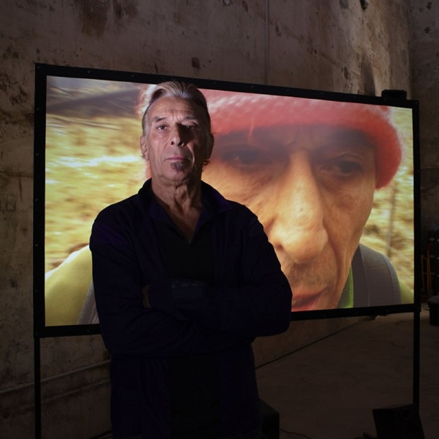 John Cale: Η λαμπρή μουσική διαδρομή της ψυχής των Velvet Underground που έρχεται στο Ηρώδειο