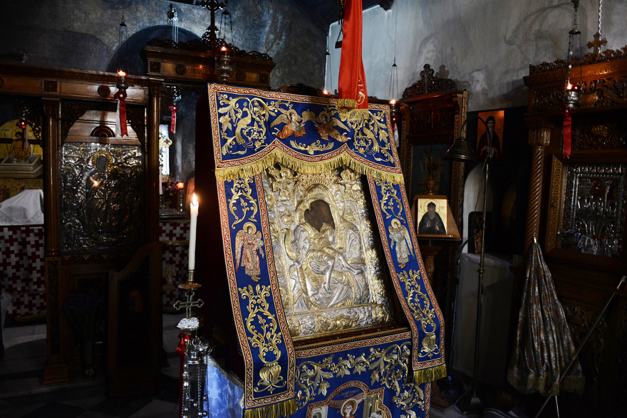 «Άξιον Εστί»: Στην Αθήνα η εικόνα από το Άγιον Όρος - Ουρές για προσκύνημα