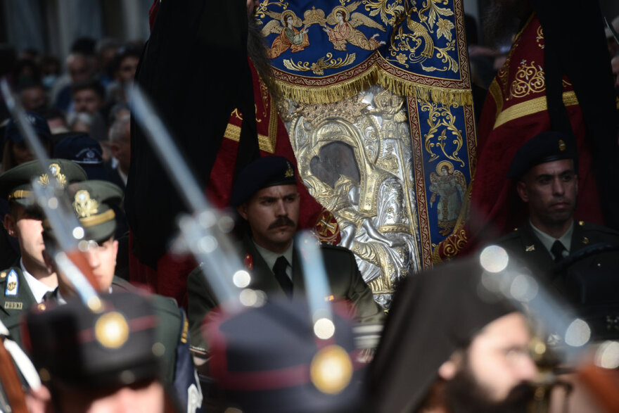 «Άξιον Εστί»: Στην Αθήνα η εικόνα από το Άγιον Όρος - Ουρές για προσκύνημα