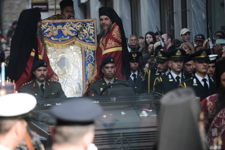«Άξιον Εστί»: Στην Αθήνα η εικόνα από το Άγιον Όρος - Ουρές για προσκύνημα