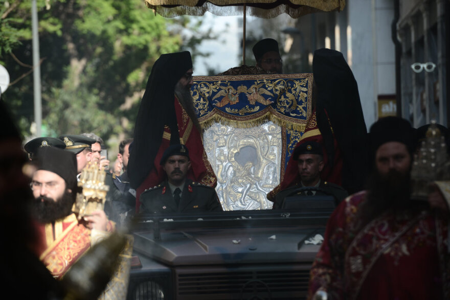 «Άξιον Εστί»: Στην Αθήνα η εικόνα από το Άγιον Όρος - Ουρές για προσκύνημα