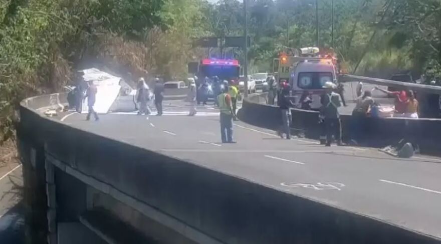 Παναμάς:  Επιβάτης αεροσκάφους κατέγραψε τη στιγμή της συντριβής του σε δρόμο -Δείτε βίντεο