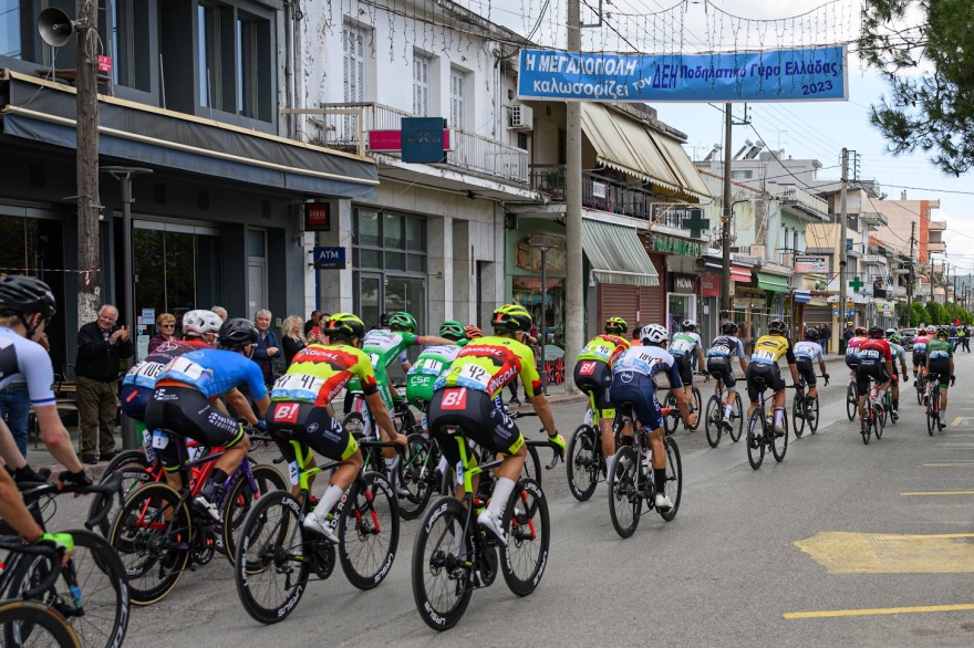 ΔΕΗ Ποδηλατικός Γύρος: Ο Τίμοθι Ντιπόν κυριάρχησε στο μαζικό σπριντ στην παραλία της Καλαμάτας