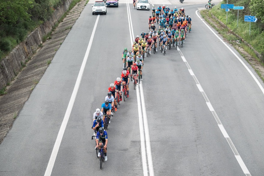 ΔΕΗ Ποδηλατικός Γύρος: Ο Τίμοθι Ντιπόν κυριάρχησε στο μαζικό σπριντ στην παραλία της Καλαμάτας