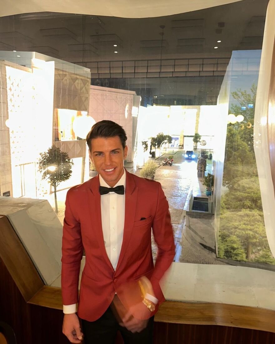 Ποιος είναι ο 35χρονος σύντροφος της Εύης Βατίδου