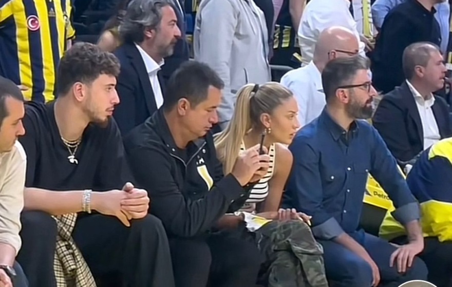 Ατζούν Ιλιτζαλί: Χαμόγελα με τη σύντροφό του πριν το buzzer beater του Σλούκα «παγώσει» τη Φενέρμπαχτσε