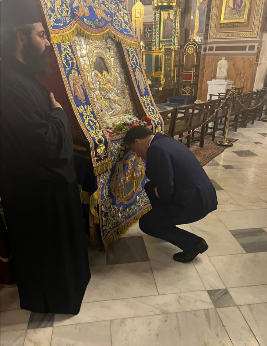 Άξιον Εστί: Στη Μητρόπολη για προσκύνημα της ιερής εικόνας ο Άδωνις Γεωργιάδης